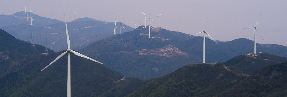 China has for the first time committed to an absolute target to reduce greenhouse gas emissions, by 7 to 10 percent by 2035, though it is likely to achieve greater reductions. We discuss China’s growing dominance in the global clean energy transition while the current US administration doubles down on fossil fuels.